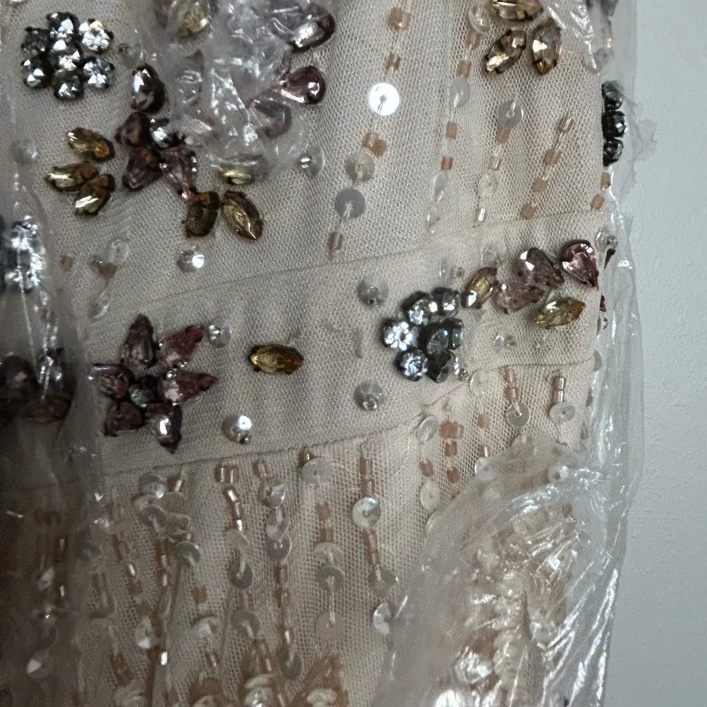 NWT MAC DUGGAL Cap Sleeve Embellished Gown - Picture 9 of 9